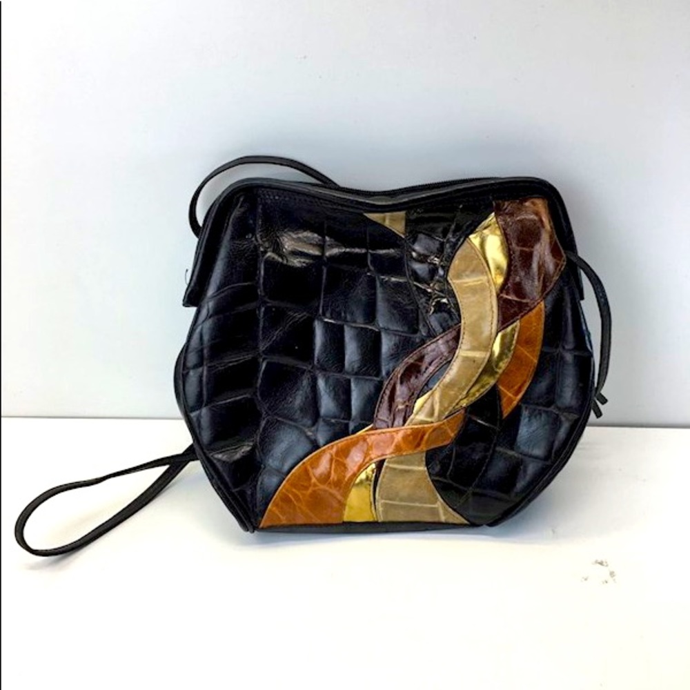 Beautiful Robinsons black leather crossbody